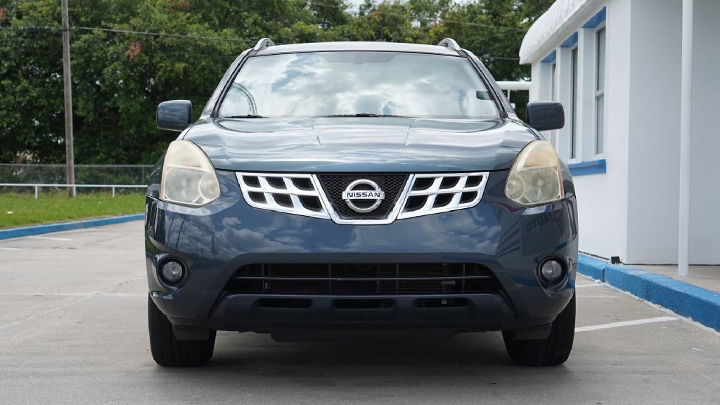 Used 2013 Nissan Rogue SV image 4