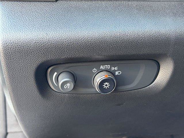 Used 2023 Chevrolet Traverse LT FWD image 9