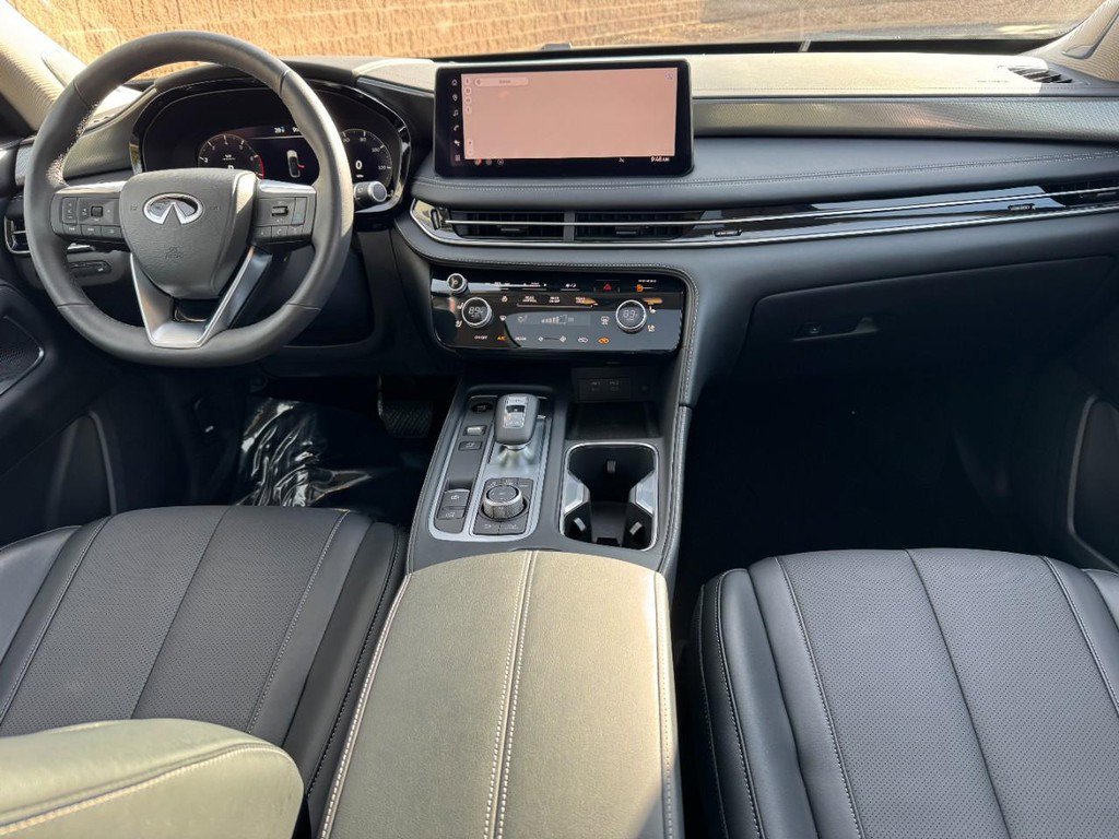Used 2026 INFINITI QX60 Luxe w/ Family Package image 11