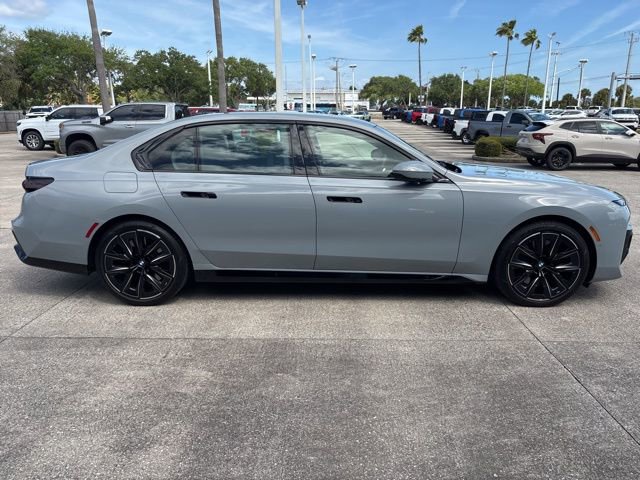 Used 2025 BMW 760i xDrive w/ Executive Package AWD/4WD image 4