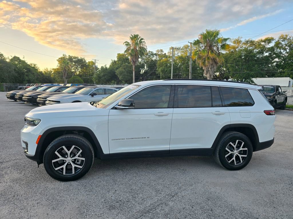 Used 2025 Jeep Grand Cherokee L Limited w/ Trailer Tow Package RWD image 3