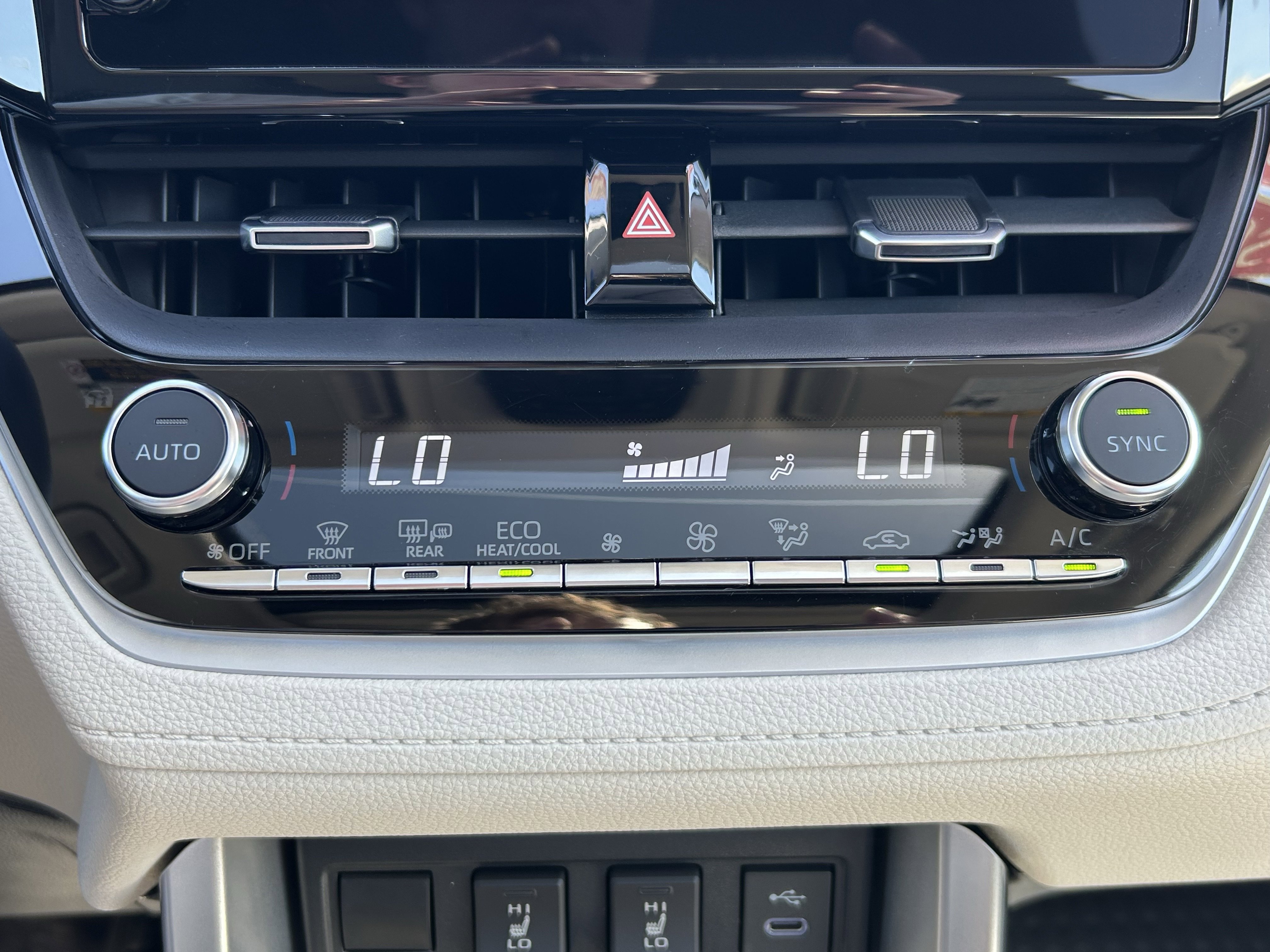 Certified 2023 Toyota Corolla Cross XLE w/ Convenience Package AWD/4WD image 31