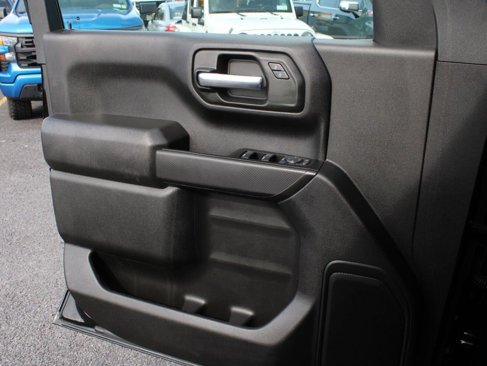 Used 2025 Chevrolet Silverado 1500 Custom AWD/4WD image 9