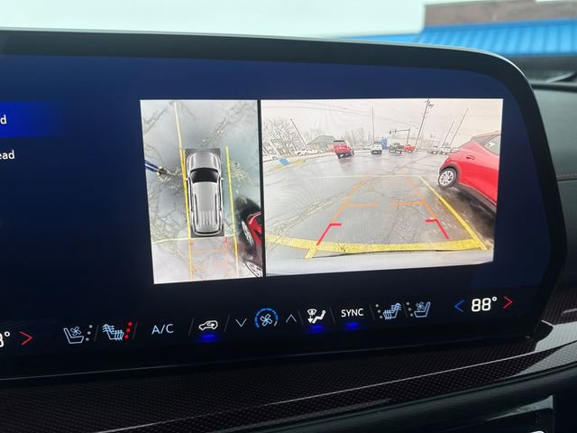 Used 2025 Chevrolet Traverse RS image 21