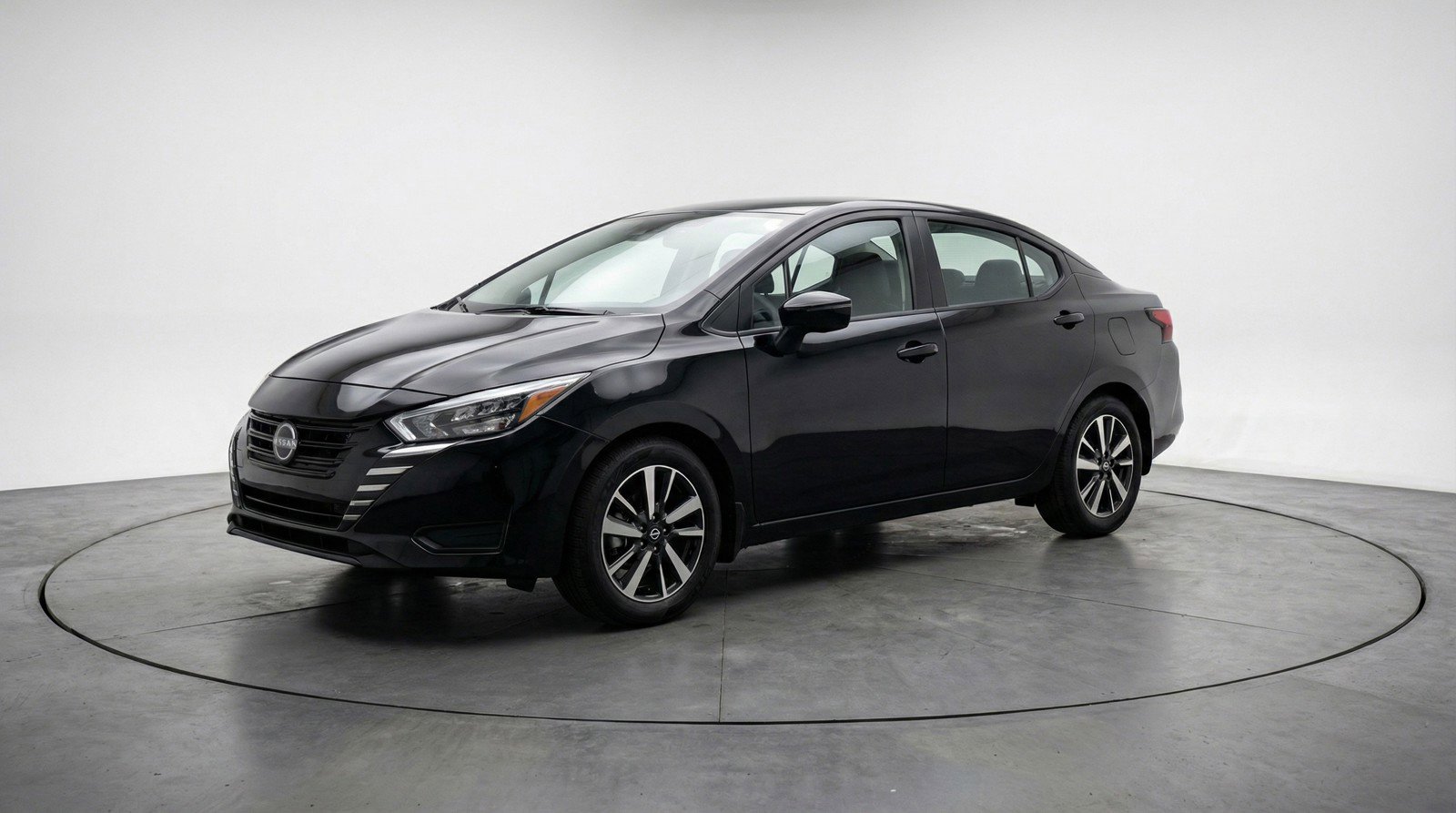 Used 2025 Nissan Versa SV image 3