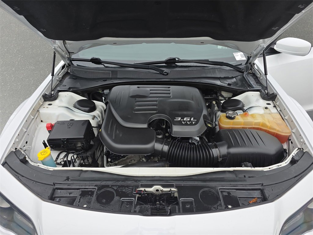 Used 2014 Chrysler 300 S image 32