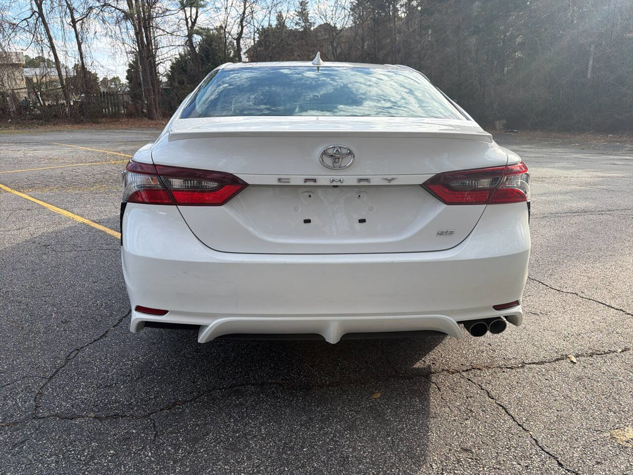 Used 2023 Toyota Camry SE image 6