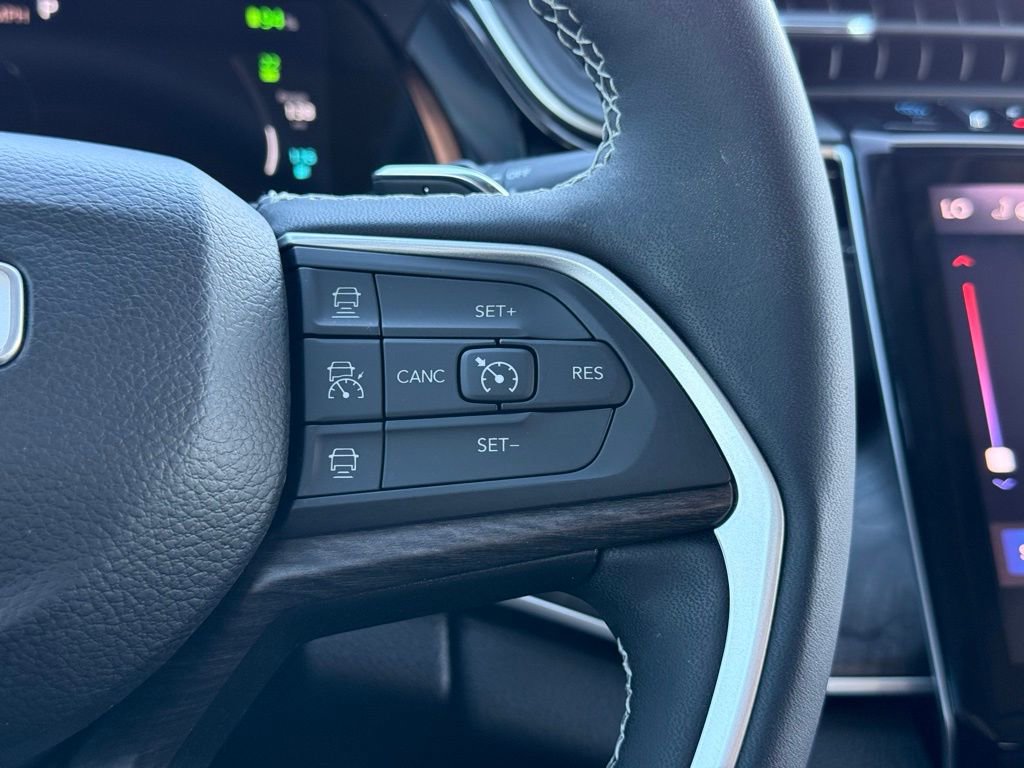 Used 2023 Jeep Grand Cherokee 4WD 4xe image 18