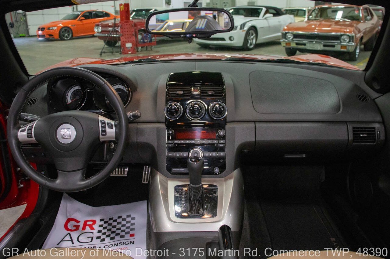 Used 2009 Saturn Sky Red Line RWD image 17