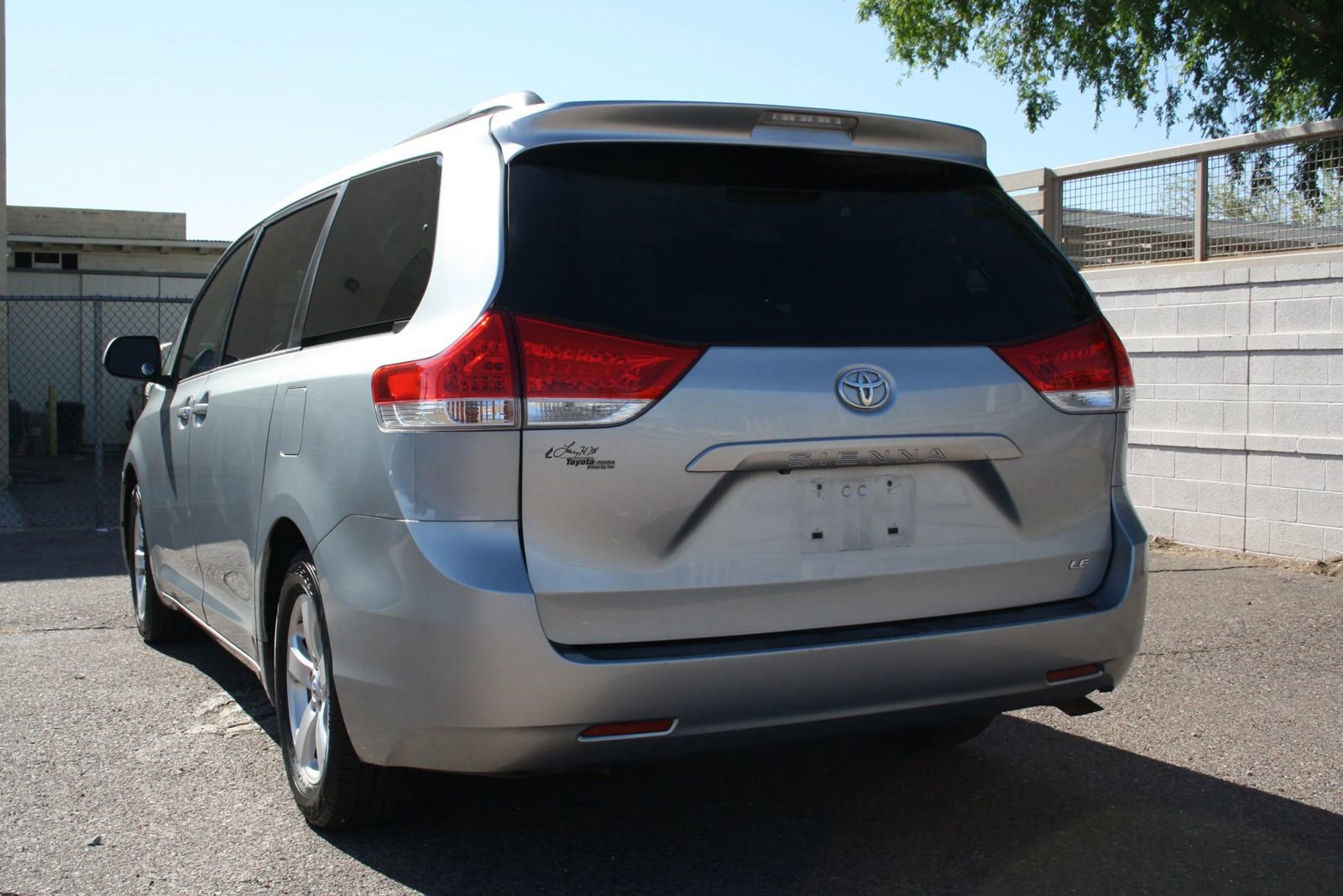 Used 2014 Toyota Sienna LE FWD image 28