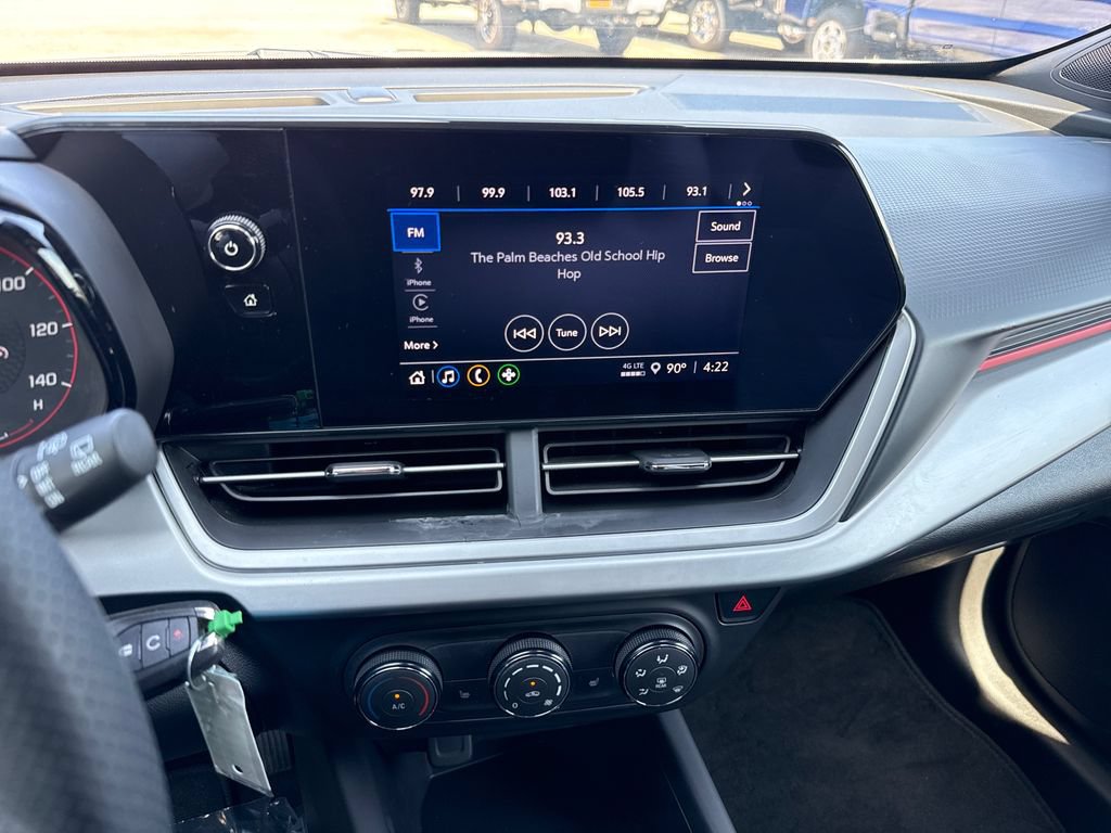 Used 2024 Chevrolet Trax RS w/ Driver Confidence Package FWD image 19