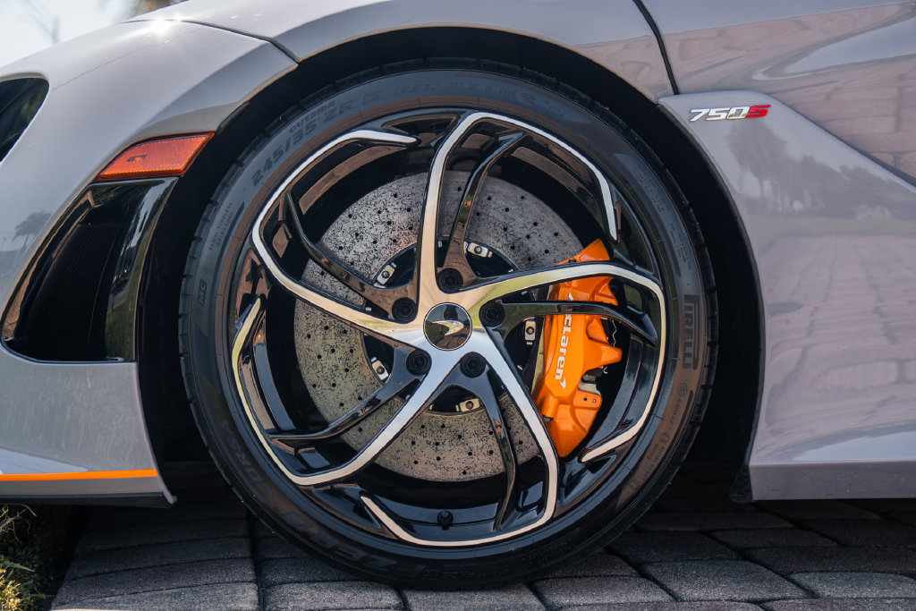 Used 2024 McLaren 750S RWD image 16