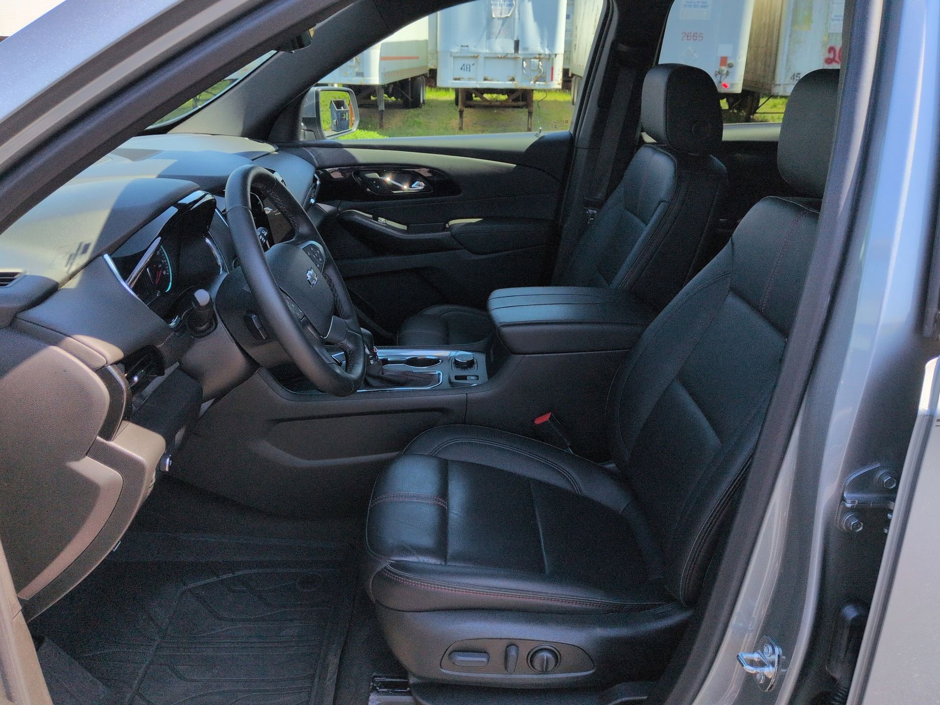 Certified 2023 Chevrolet Traverse RS w/ LPO, Floor Liner Package AWD/4WD image 20