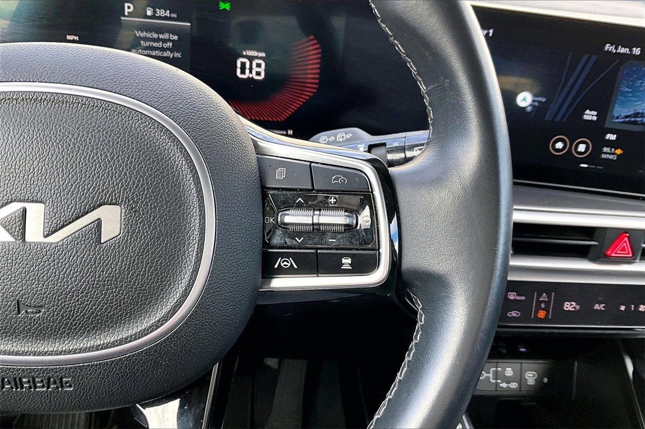 Used 2024 Kia Sorento S image 31