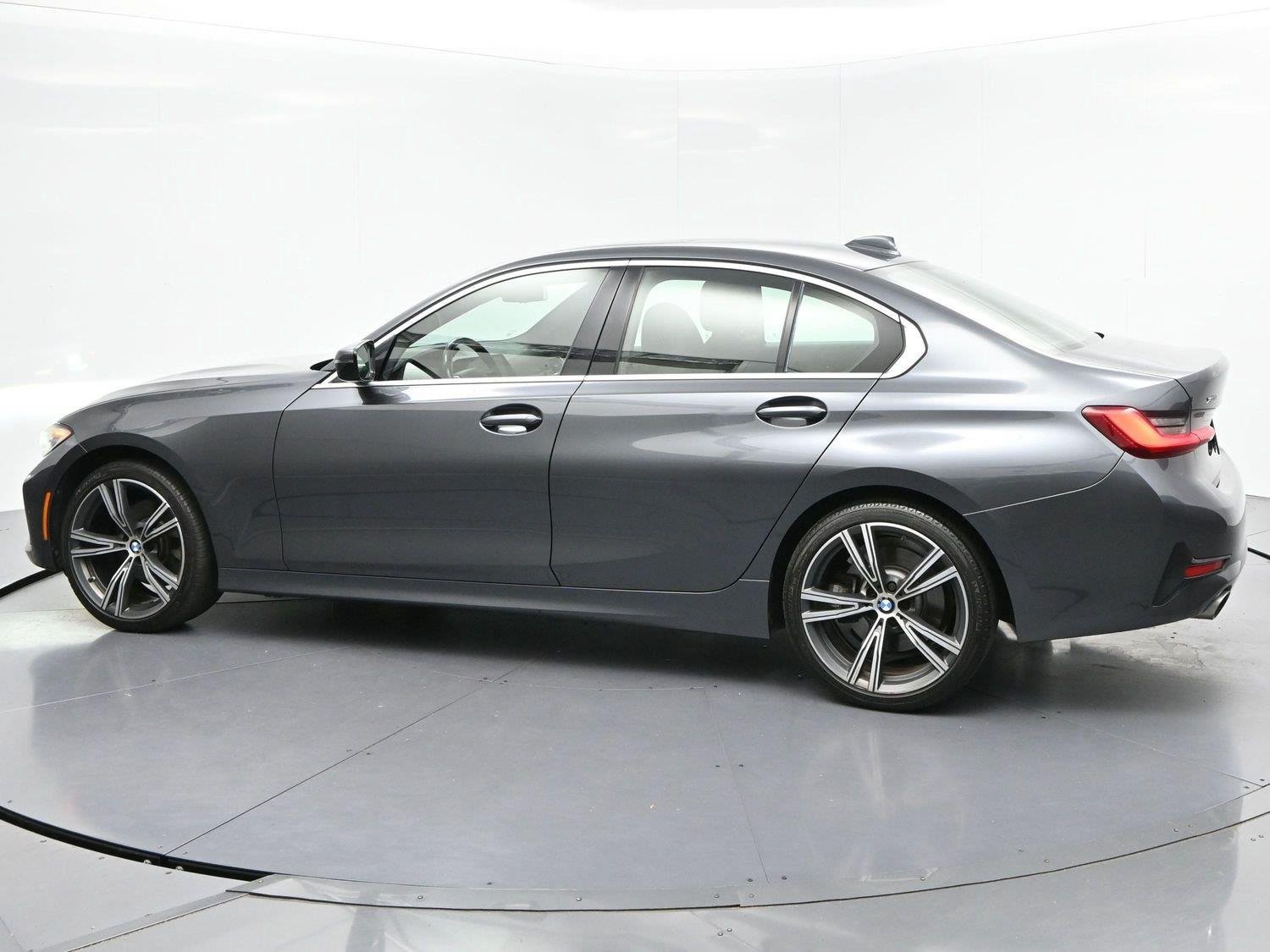 Used 2021 BMW 330i xDrive Sedan w/ Convenience Package AWD/4WD image 5