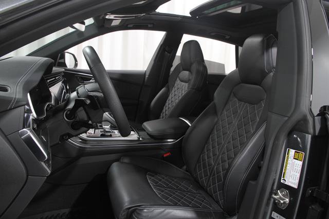 Used 2023 Audi SQ8 Prestige AWD/4WD image 5
