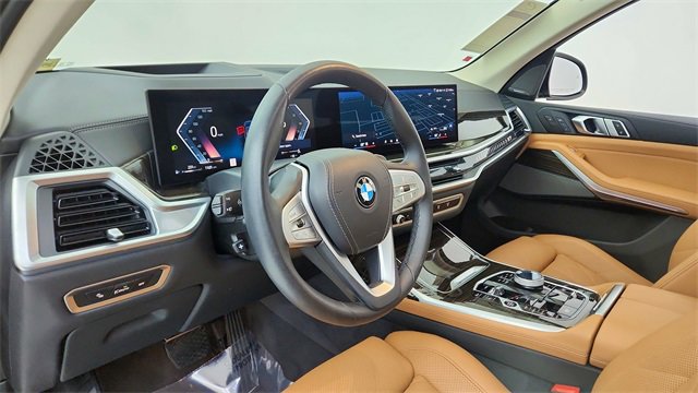 Used 2025 BMW X7 xDrive40i w/ Executive Package image 19