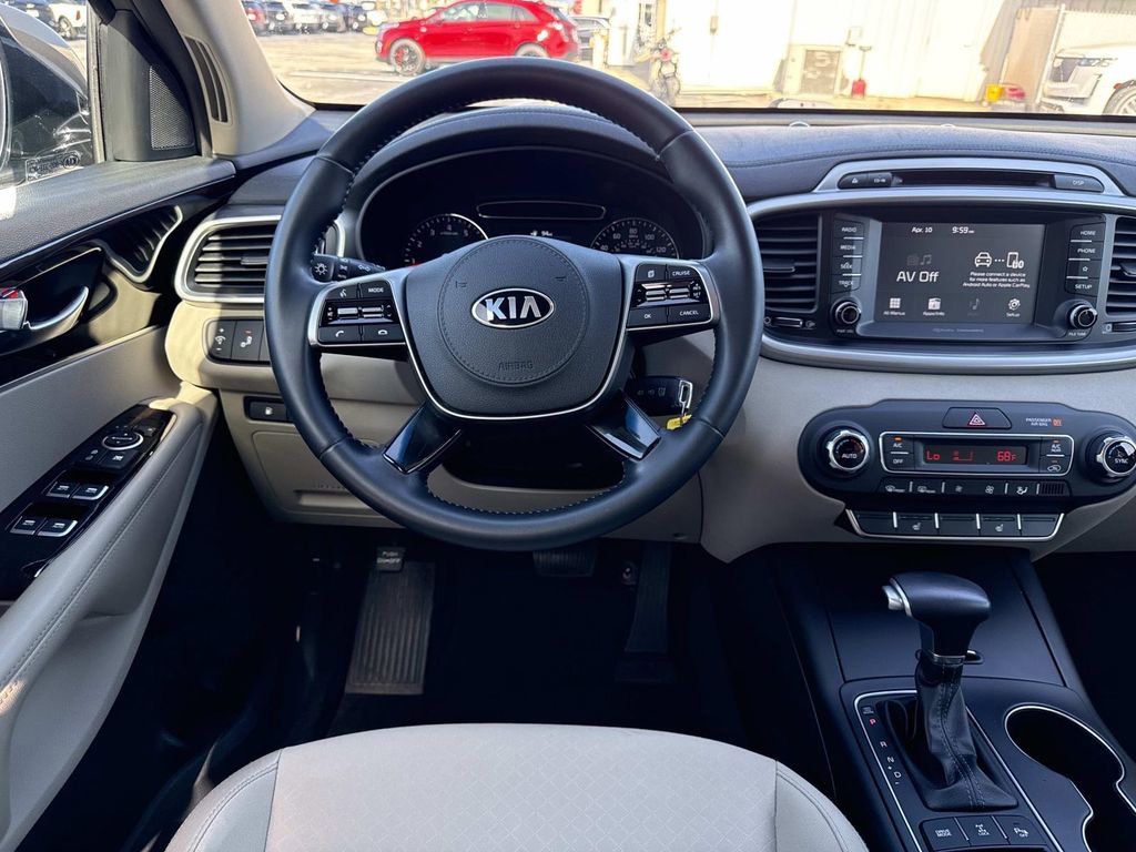 Used 2019 Kia Sorento LX w/ LX V6 Convenience Package image 16