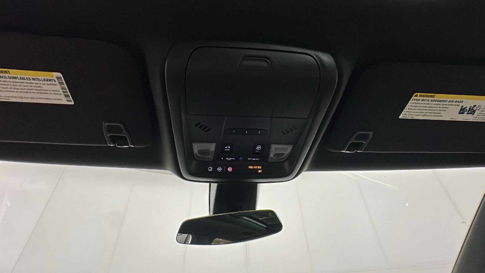 Used 2018 Cadillac XT5 Luxury w/ Driver Awareness Package AWD/4WD image 31