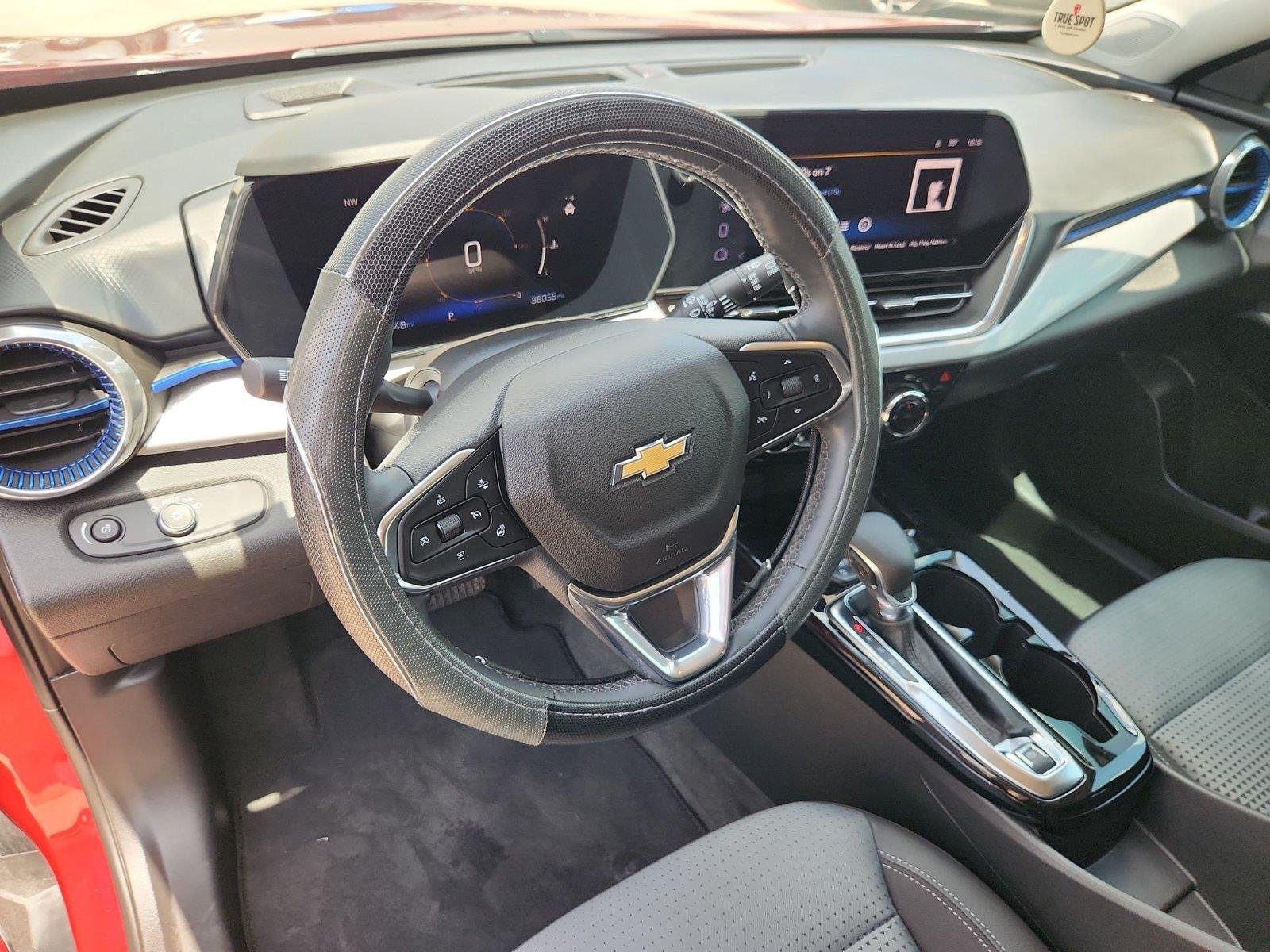 Certified 2024 Chevrolet Trax LT w/ LT Convenience Package FWD image 9