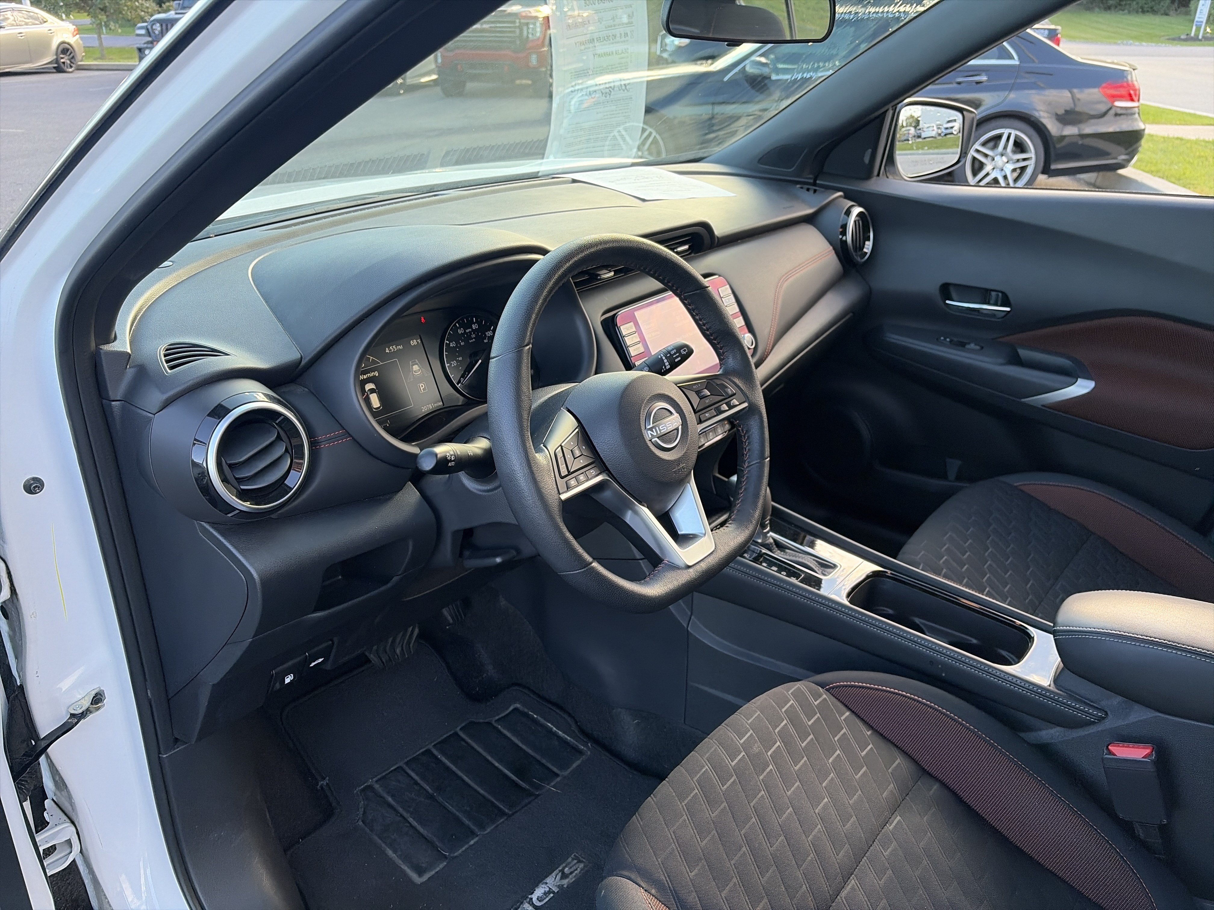 Used 2023 Nissan Kicks SR FWD image 15