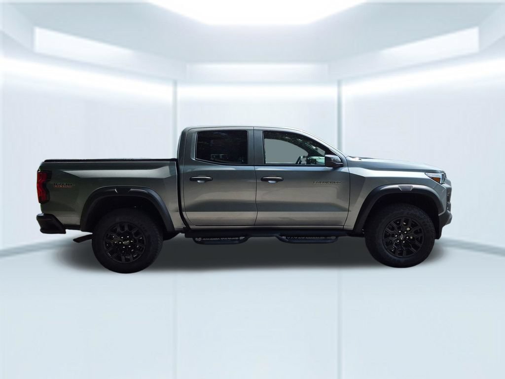 Used 2025 Chevrolet Colorado Trail Boss AWD/4WD image 7