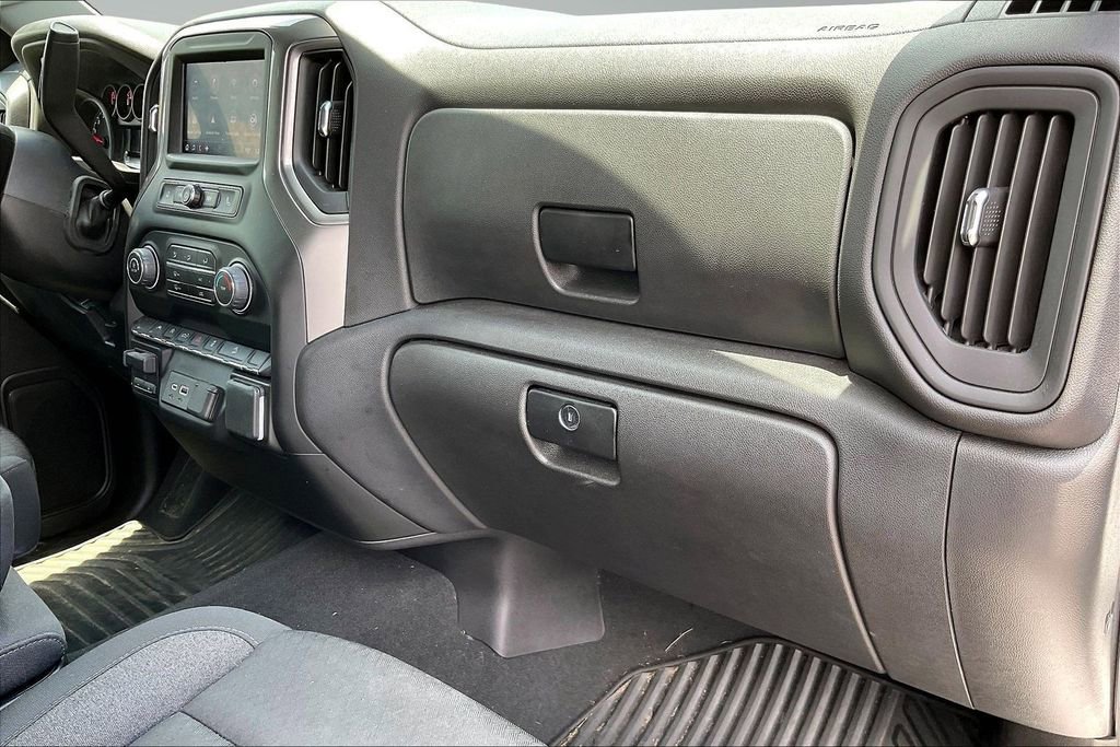 Used 2025 Chevrolet Silverado 1500 Custom Trail Boss w/ LPO, Dark Essentials Package AWD/4WD image 16
