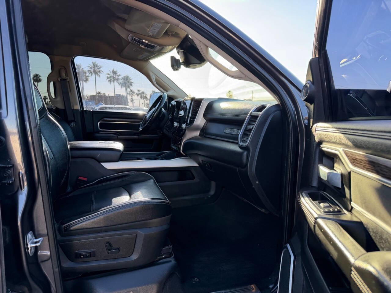 Used 2021 RAM 3500 Laramie AWD/4WD image 26