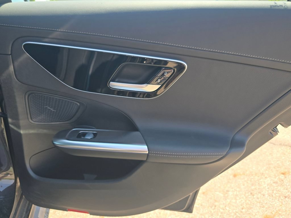 Used 2023 Mercedes-Benz C 300 4MATIC Sedan image 24