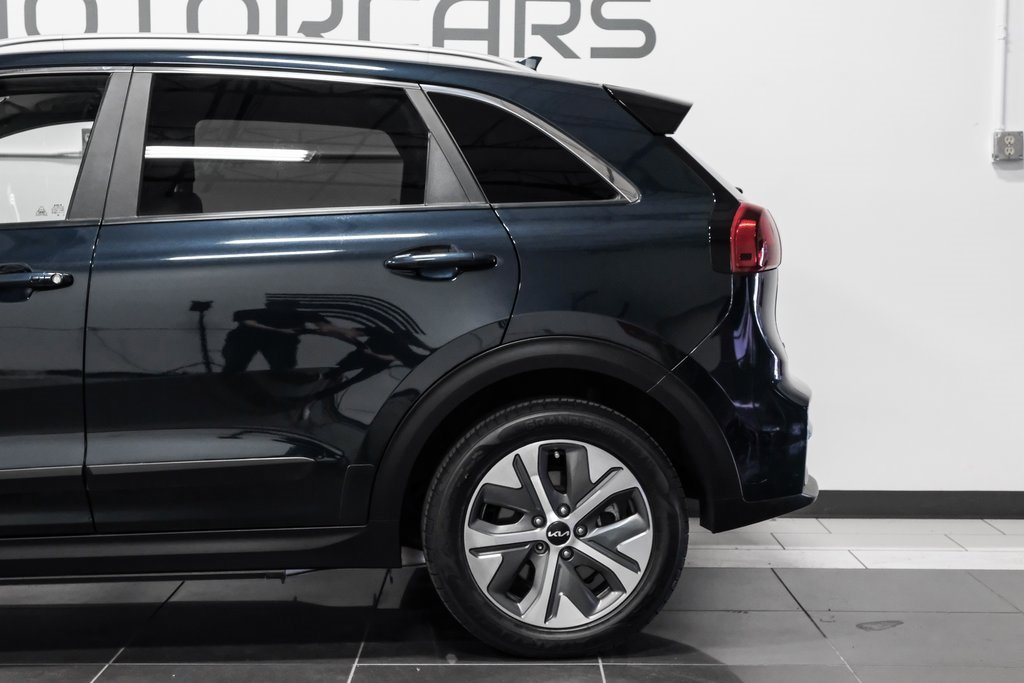 Used 2022 Kia Niro EX image 14