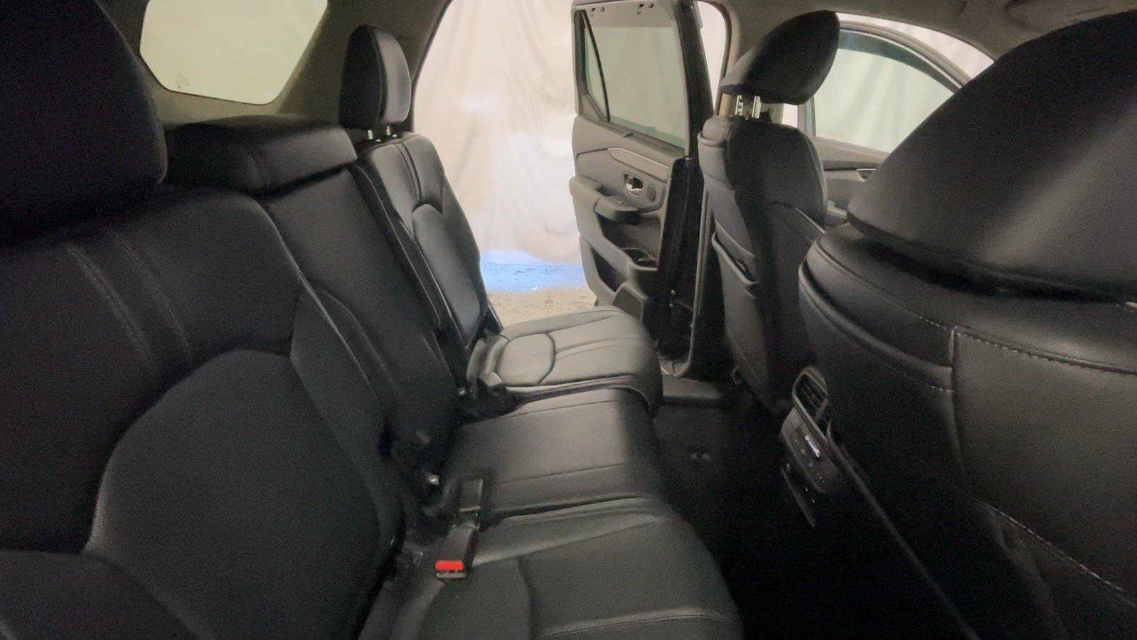 Used 2025 Honda Pilot Elite image 24