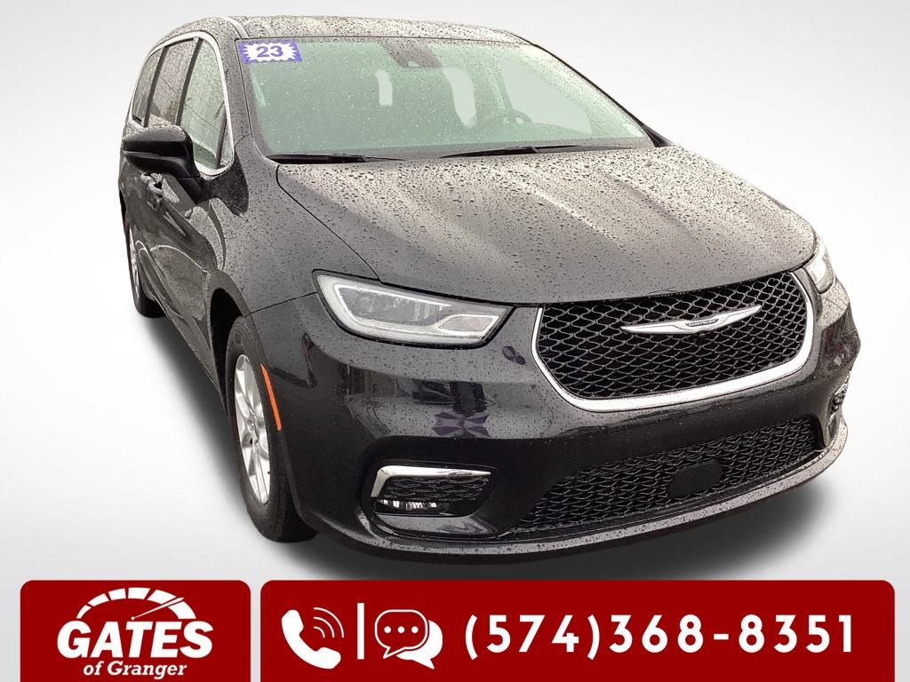 Used 2023 Chrysler Pacifica Touring-L image 1