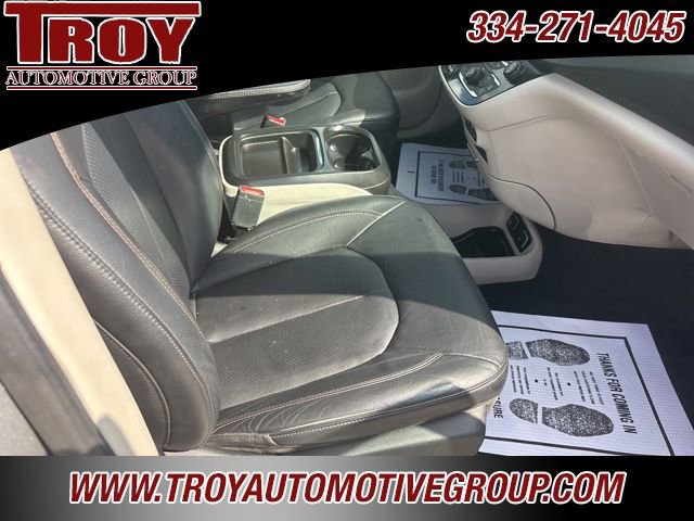 Used 2018 Chrysler Pacifica Touring-L image 24