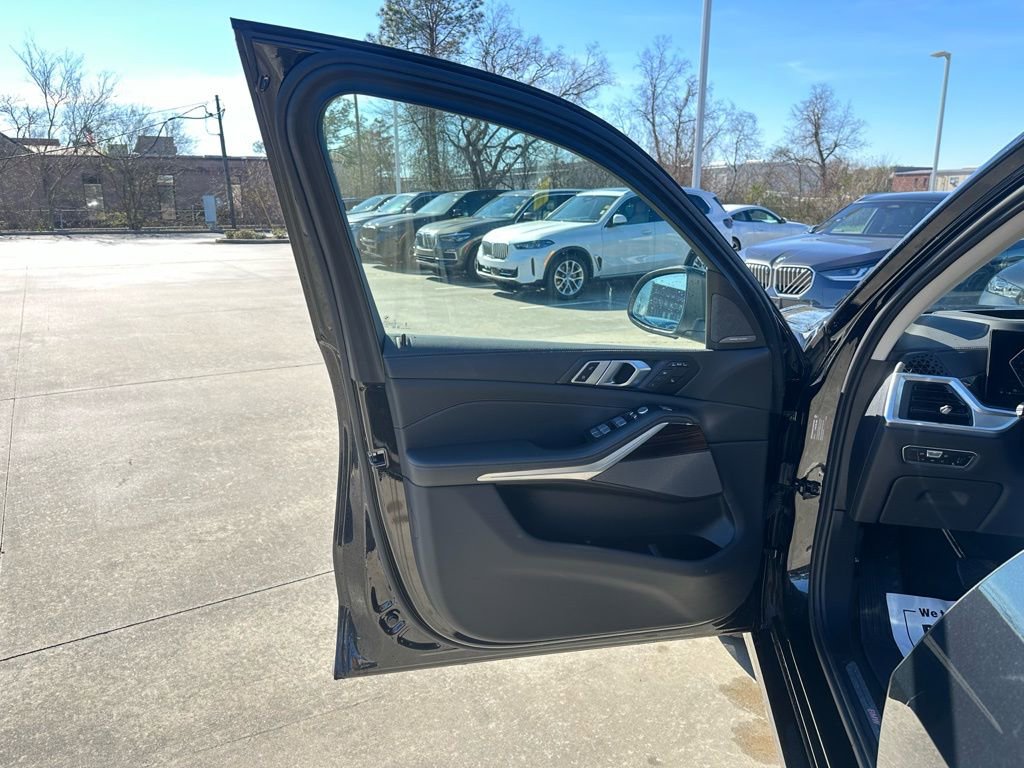 Certified 2023 BMW X7 xDrive40i w/ Premium Package image 11