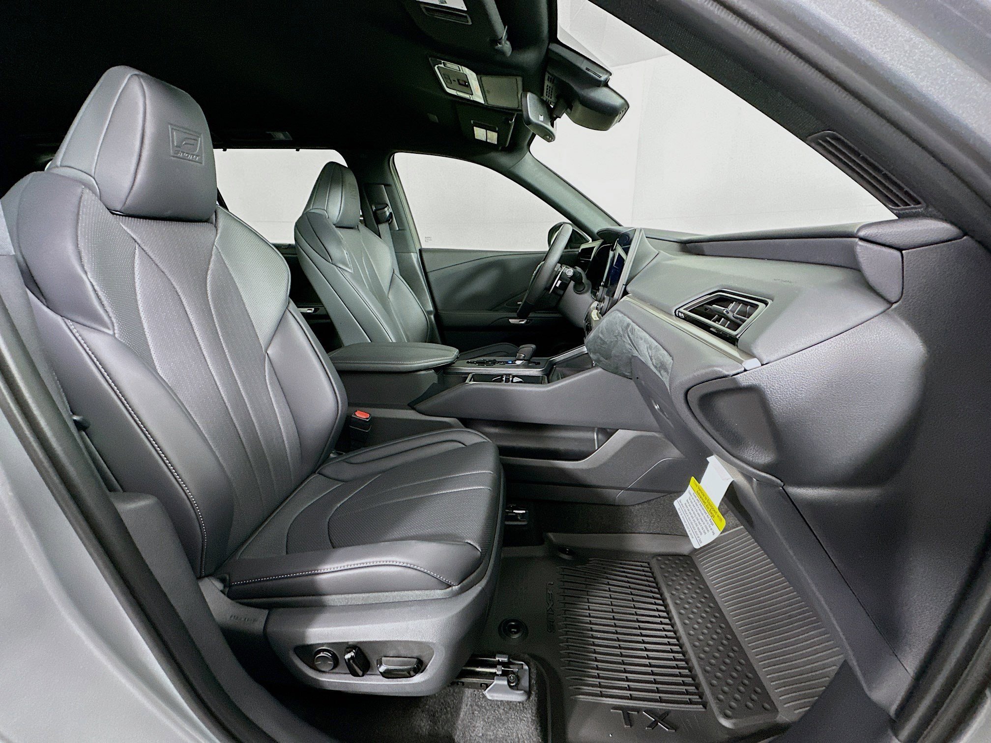 New 2026 Lexus TX 500h AWD image 32