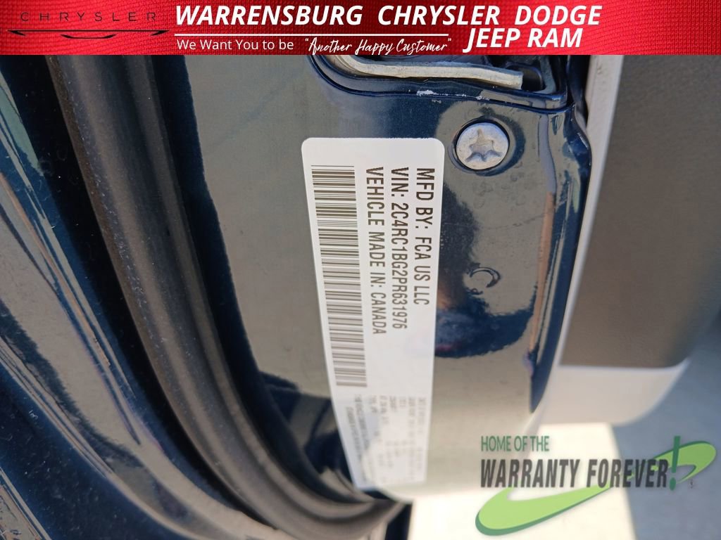 Used 2023 Chrysler Pacifica Touring-L image 12