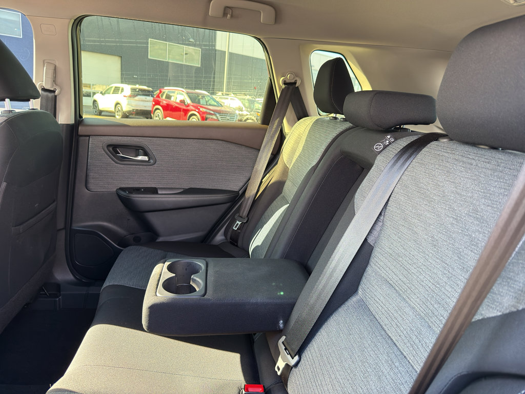 Certified 2023 Nissan Rogue SV image 33