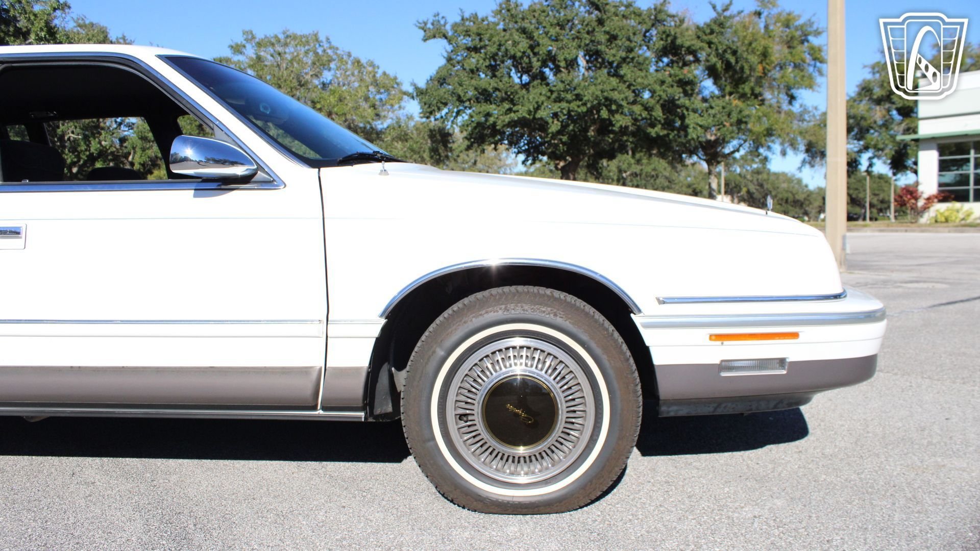 Used 1993 Chrysler New Yorker Fifth Avenue FWD image 37