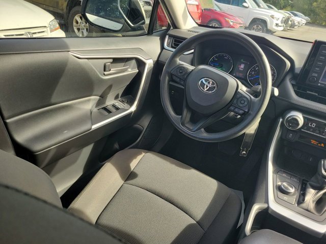 Used 2022 Toyota RAV4 LE image 7
