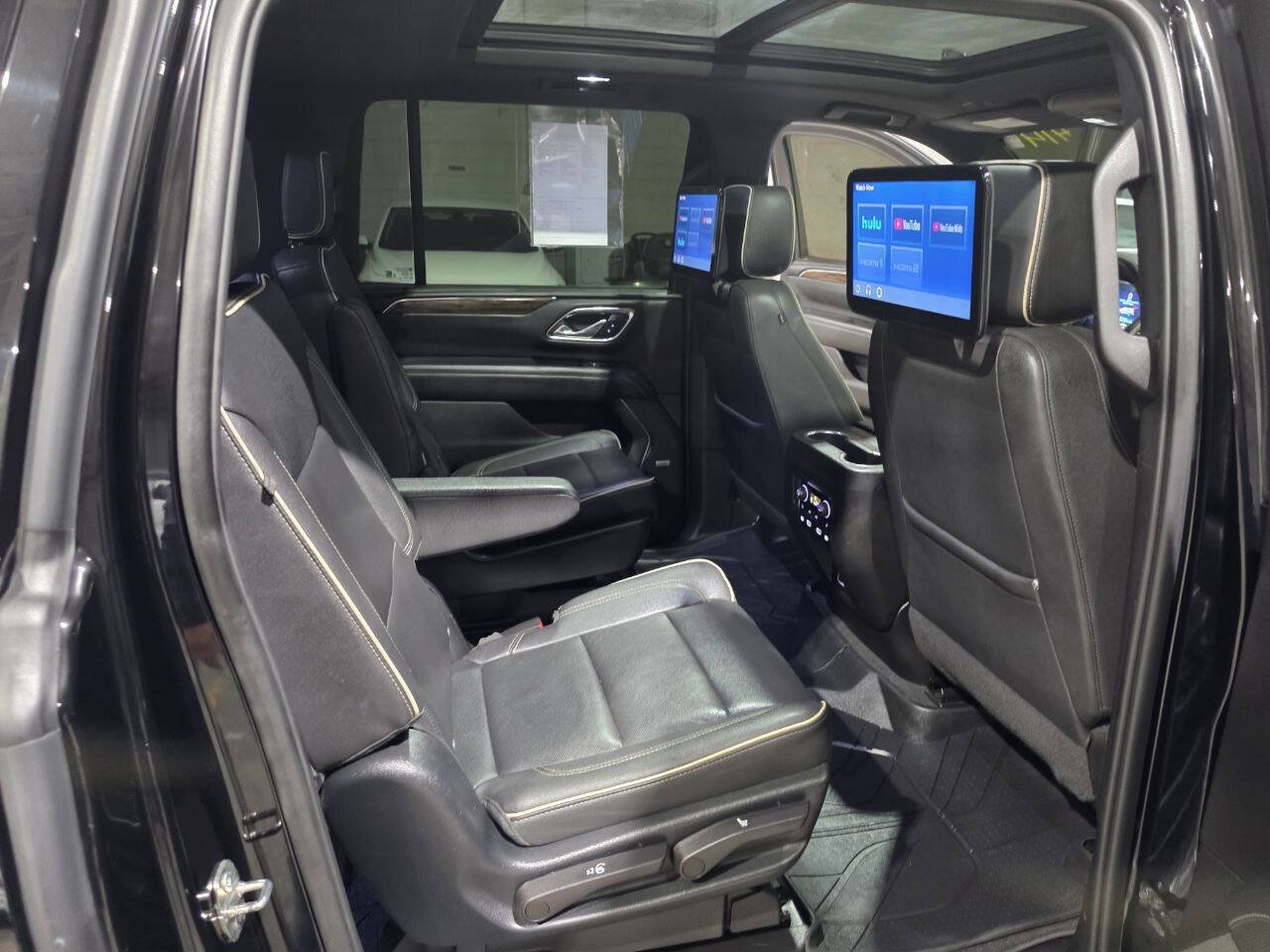 Used 2023 Chevrolet Suburban Premier AWD/4WD image 39