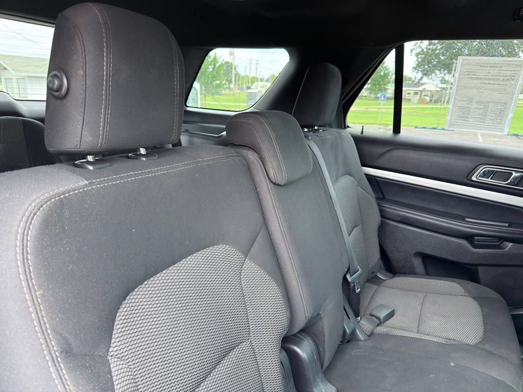 Used 2017 Ford Explorer XLT FWD image 32