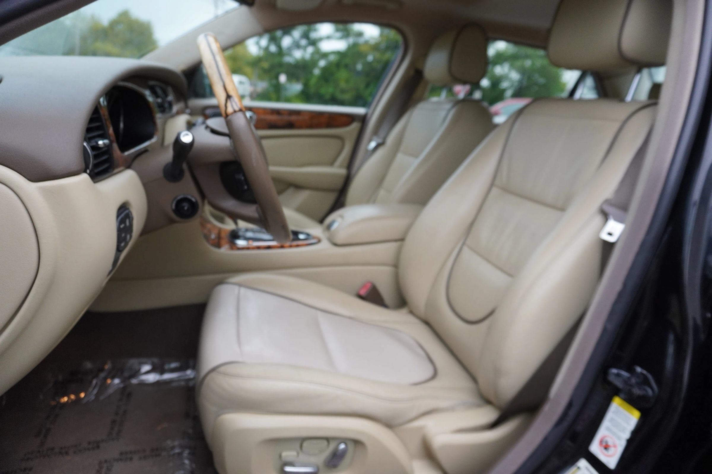 Used 2008 Jaguar XJ8 RWD image 9