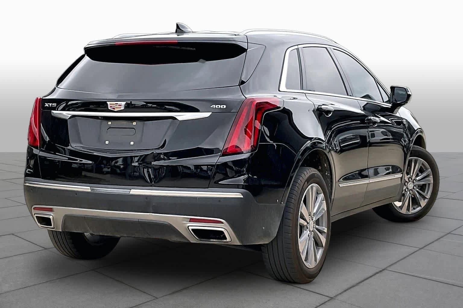 Used 2025 Cadillac XT5 Premium Luxury w/ LPO, Floor Liner Package FWD image 12