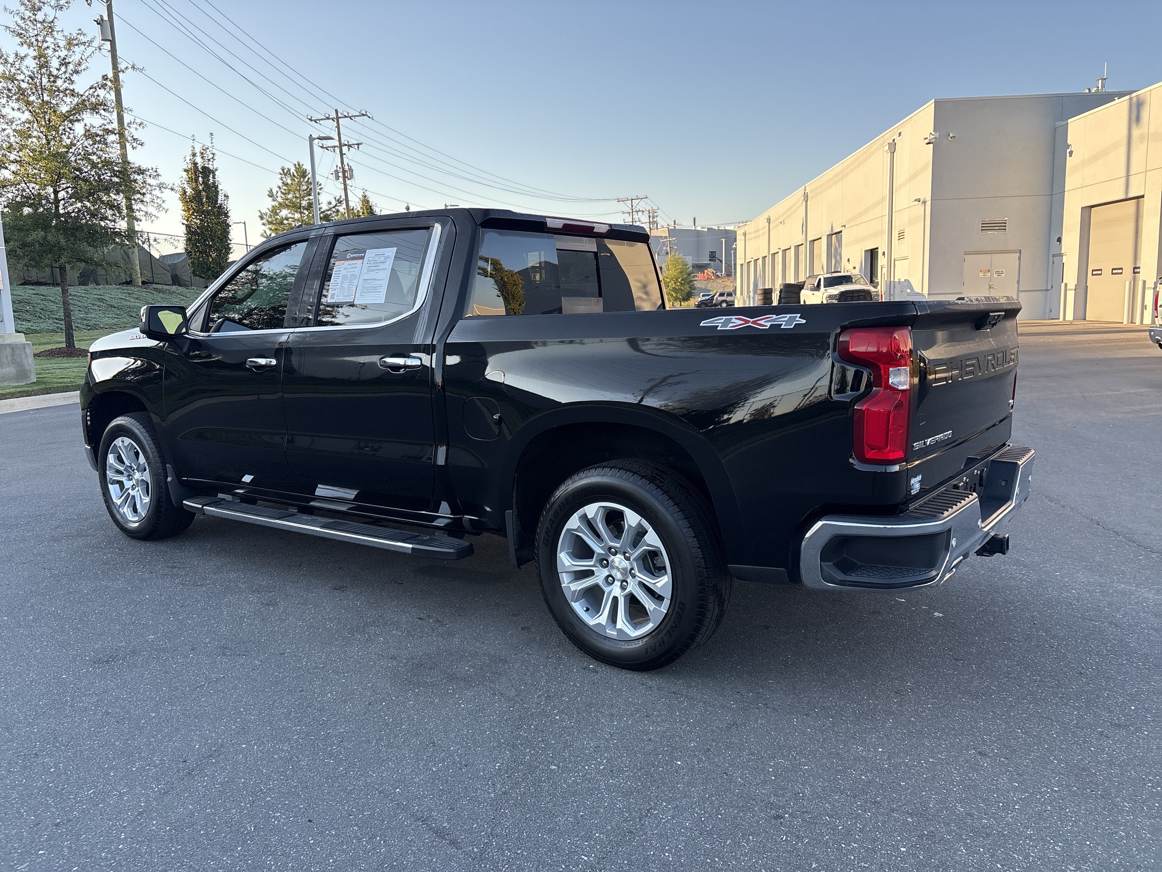 Used 2025 Chevrolet Silverado 1500 LTZ w/ LTZ Convenience Package II AWD/4WD image 7