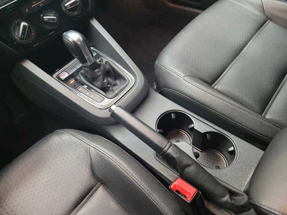 Used 2016 Volkswagen Jetta SEL w/ Lighting Package image 26