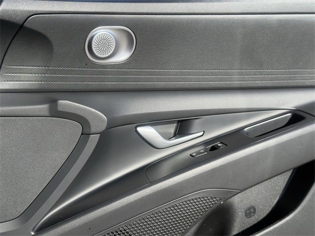 Used 2023 Hyundai Elantra SEL image 24