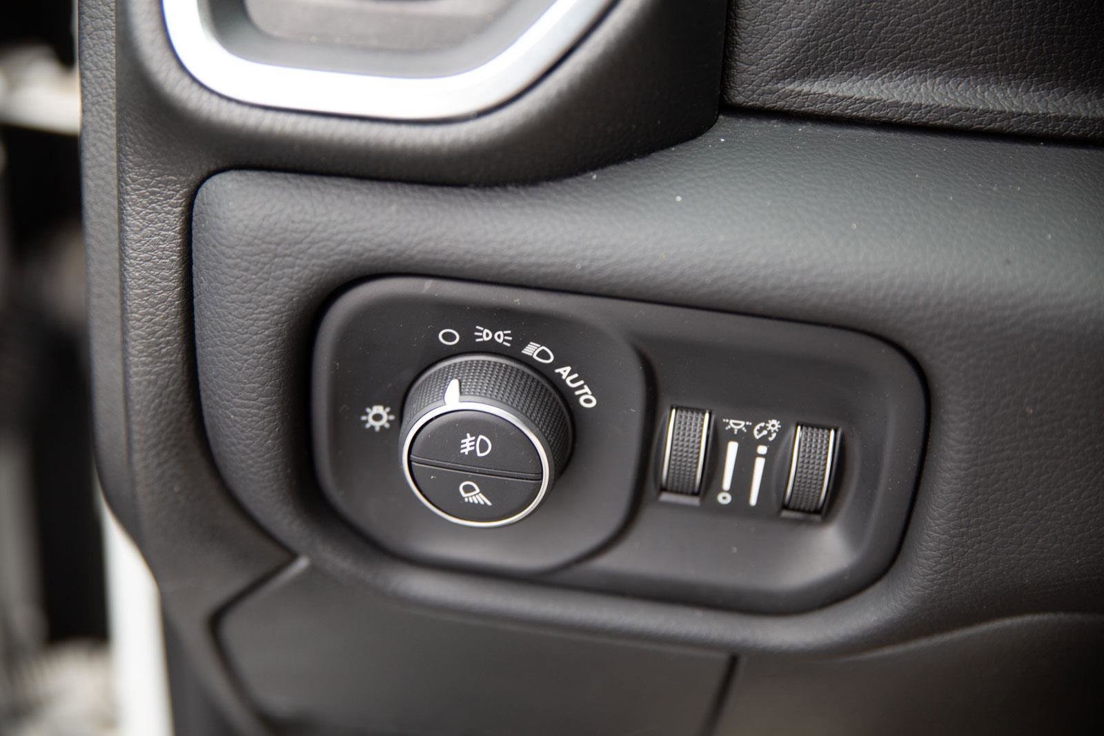 Used 2024 RAM 2500 Laramie AWD/4WD image 18