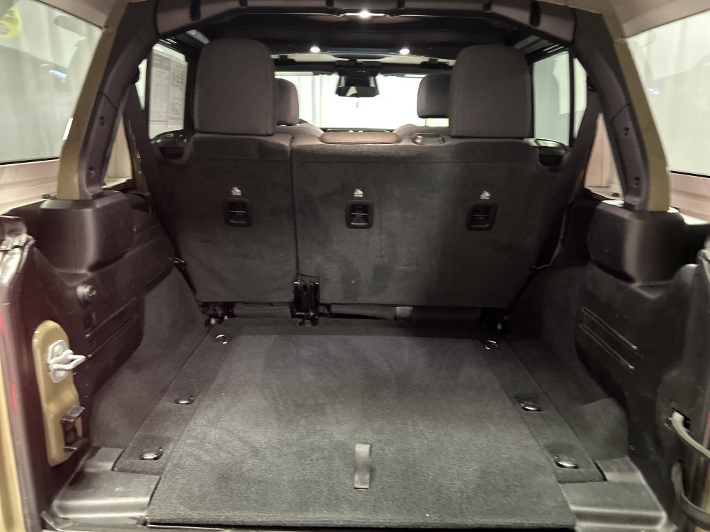 Used 2026 Jeep Wrangler Unlimited Rubicon AWD/4WD image 24