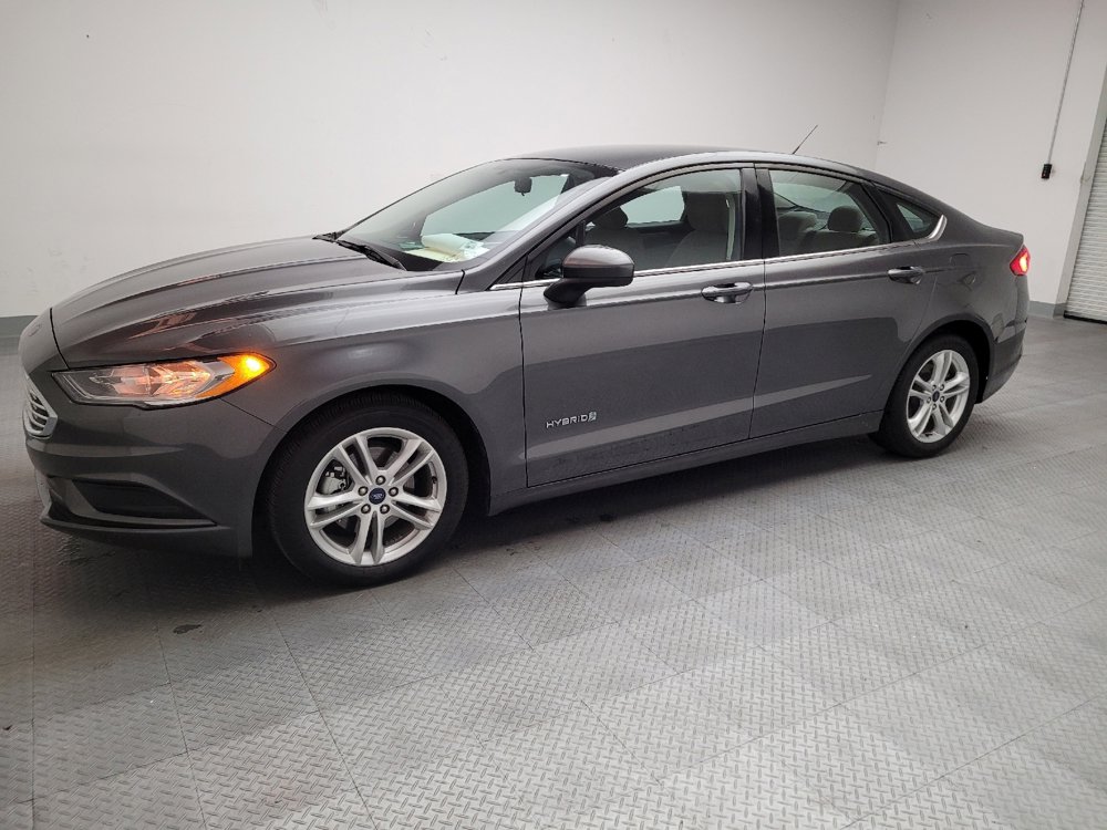 Used 2018 Ford Fusion S image 2