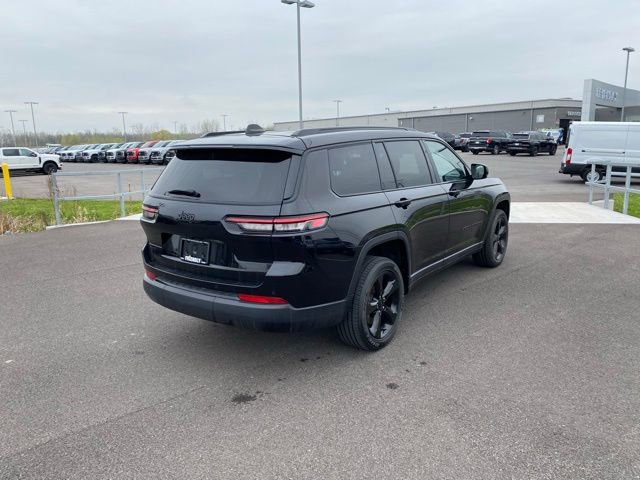 Used 2025 Jeep Grand Cherokee L Altitude AWD/4WD image 5